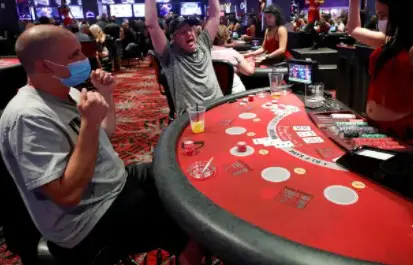 Experience the Thrill of Online Casinos and Win Big